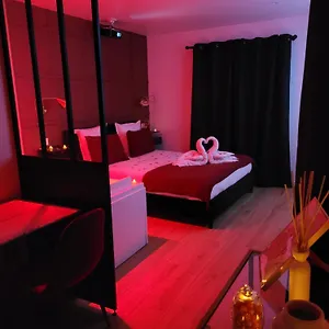 https://nuit-dvasion-love-room-avec-baignoire-balnothrapie.fr-provencehotel.com